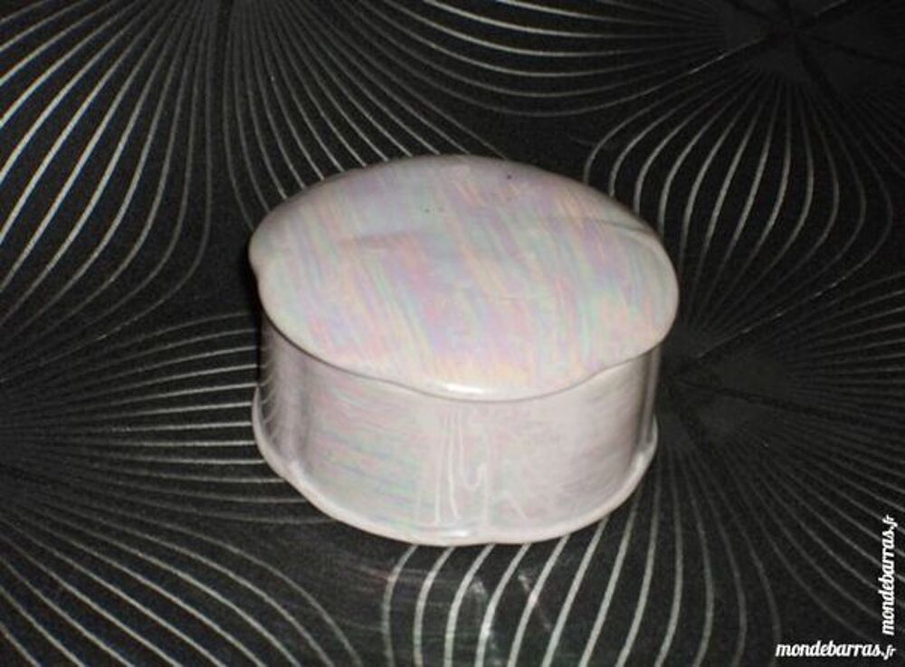 BONBONNIERE BOITE en porcelaine anglaise Décoration