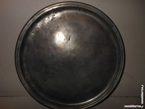 plat en étain pa18 15 Grézieu-la-Varenne (69)