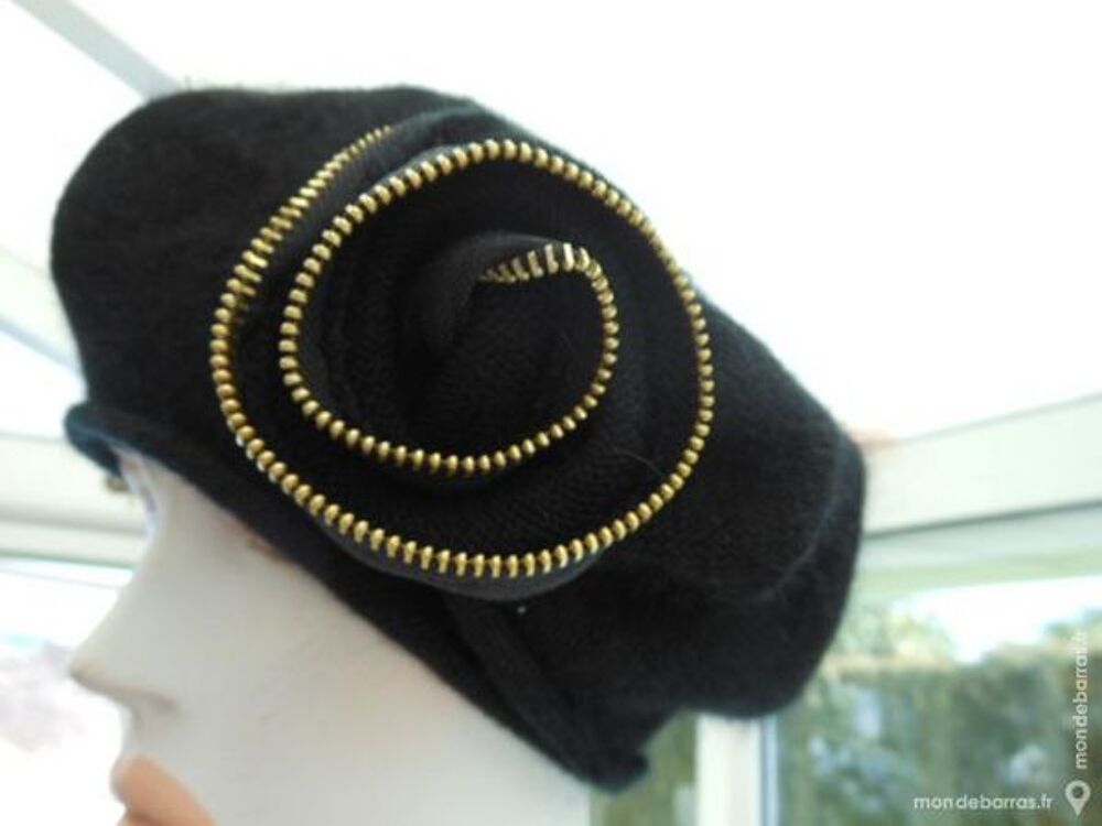 BERET ZIPS, tr&egrave;s original Vêtements