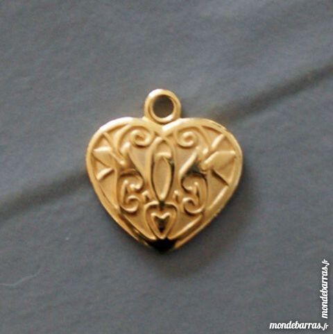 Pendentif doré - Editions Atlas 2 Cabestany (66)