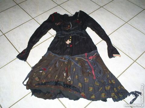 Robe DESIGUAL Taille 38 30 Geneuille (25)
