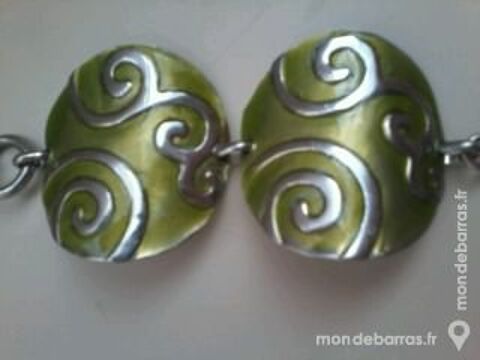 BRACELET NEUF DE COULEUR ANIS 10 Saint-Martin-au-Lart (62)