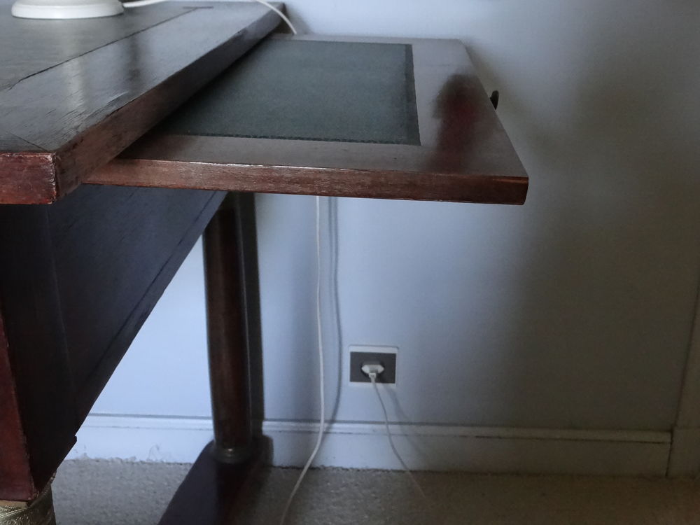 bureau style empire avec fauteuil. Meubles