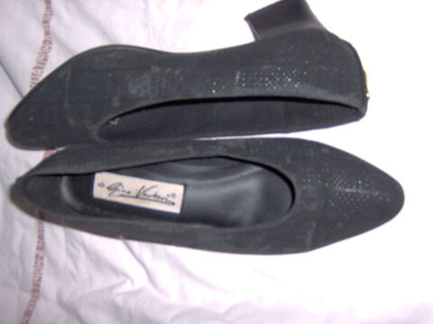 Chaussures noires veloutes, 40, comme neuves 10 Clermont-Ferrand (63)