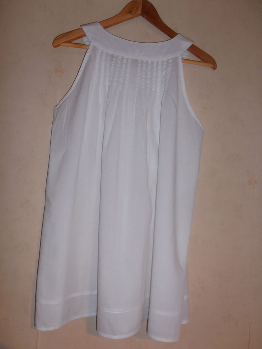 Tunique jolie encolure (80) Vêtements