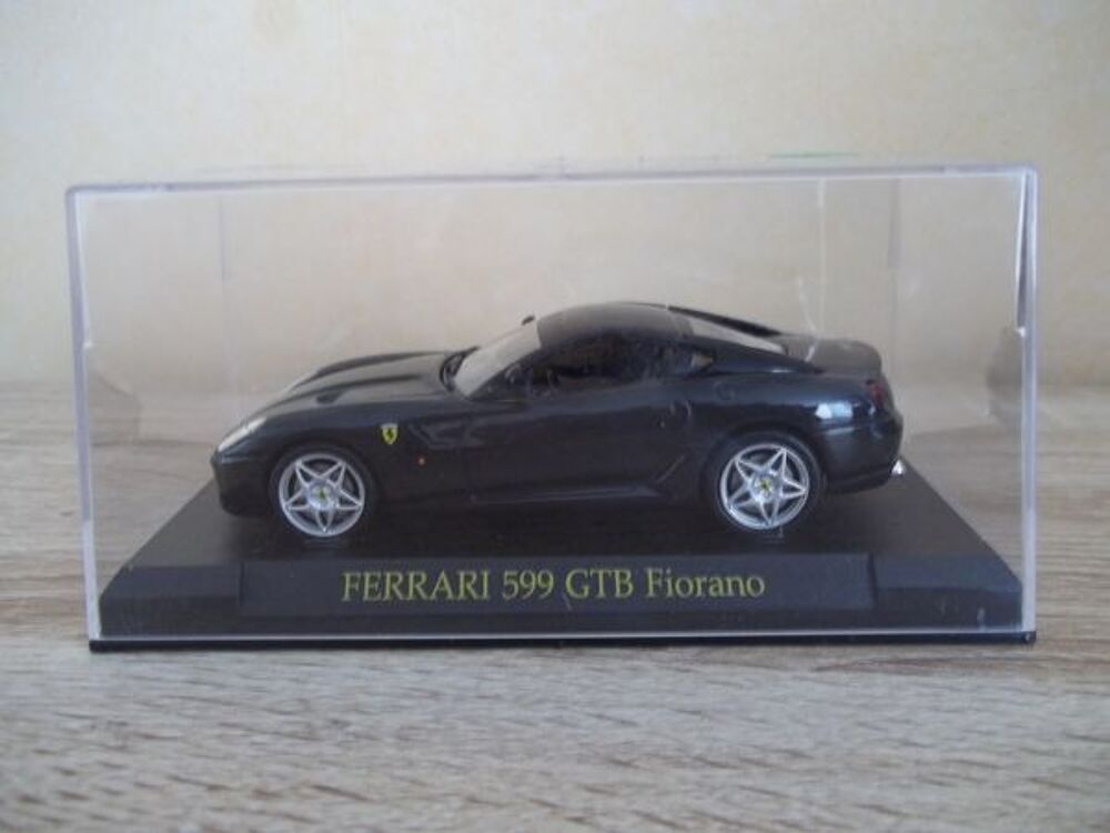 VOITURE MINIATURE Jeux / jouets
