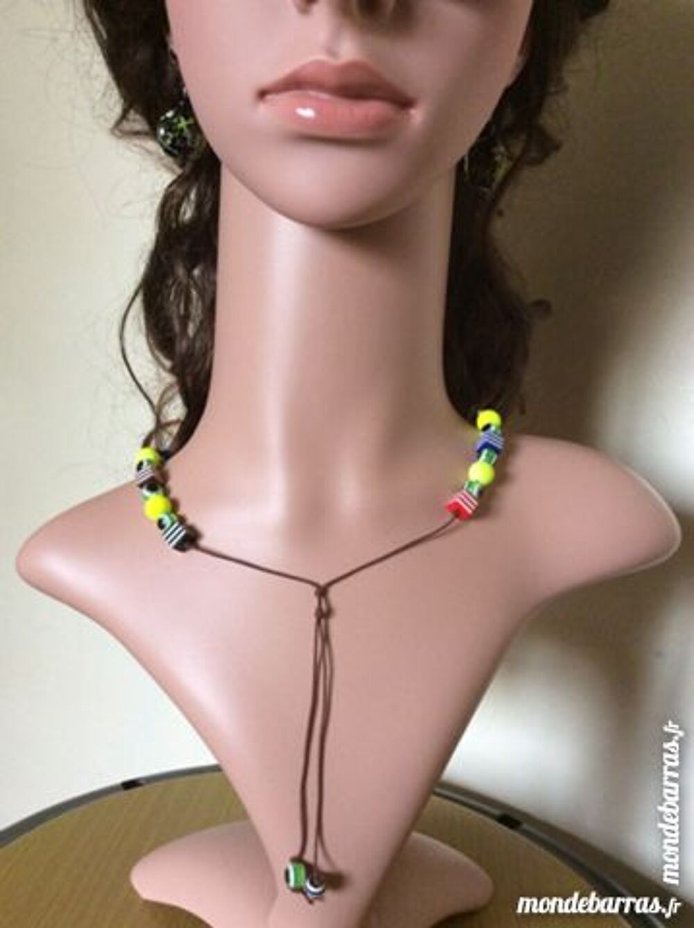Collier fantaisie multicolore neuf, pour femme Bijoux et montres