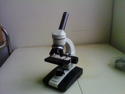 microscope 90 Auneuil (60)