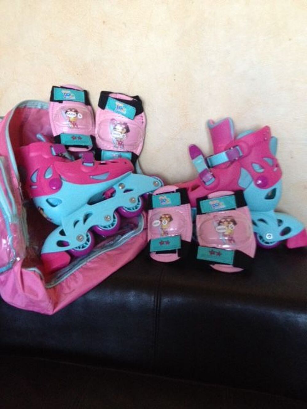 Patins roulettes et coffret protection Dora Jeux / jouets