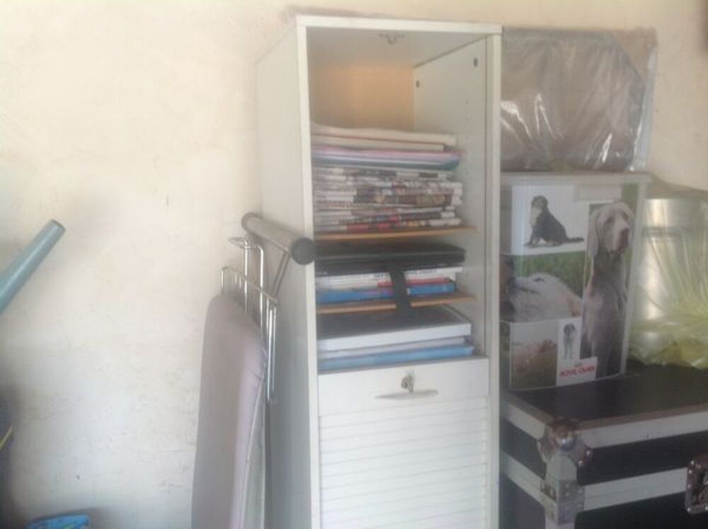 Meuble &agrave; rideaux pour bureau Meubles