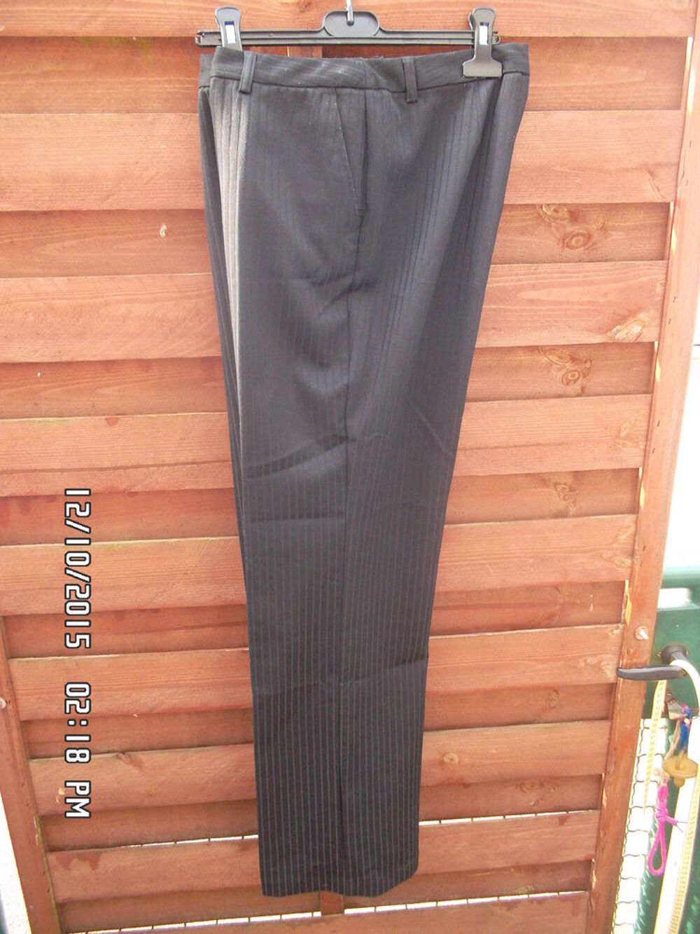 PANTALON NOIR A RAYURES T.40*JUSTE 3E*KIKI60230 Vêtements