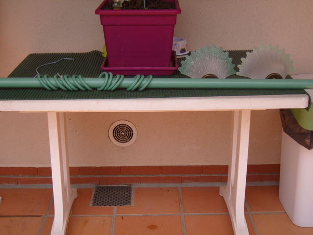 Tringle rideaux +appliques chambre Décoration