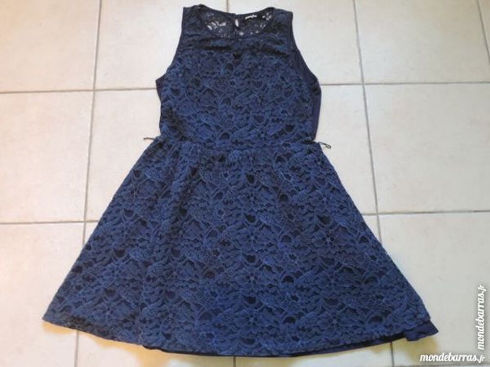 ROBE EN DENTELLE BLEUE Vêtements