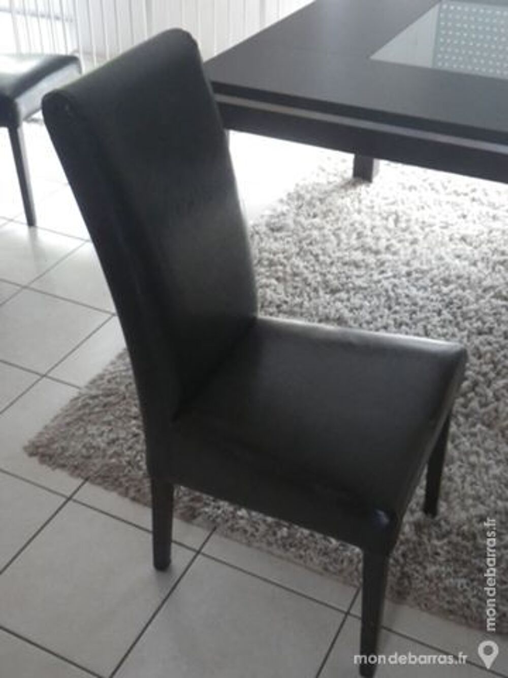 Table carr&eacute;e + 4 chaises couleur weng&eacute; Meubles