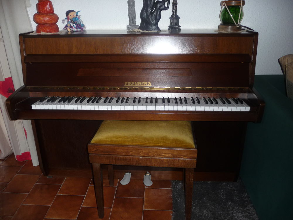 piano droit Instruments de musique