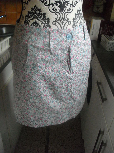 JUPE fleurie colore NAF NAF TAILLE 36 12 Lyon 5 (69)