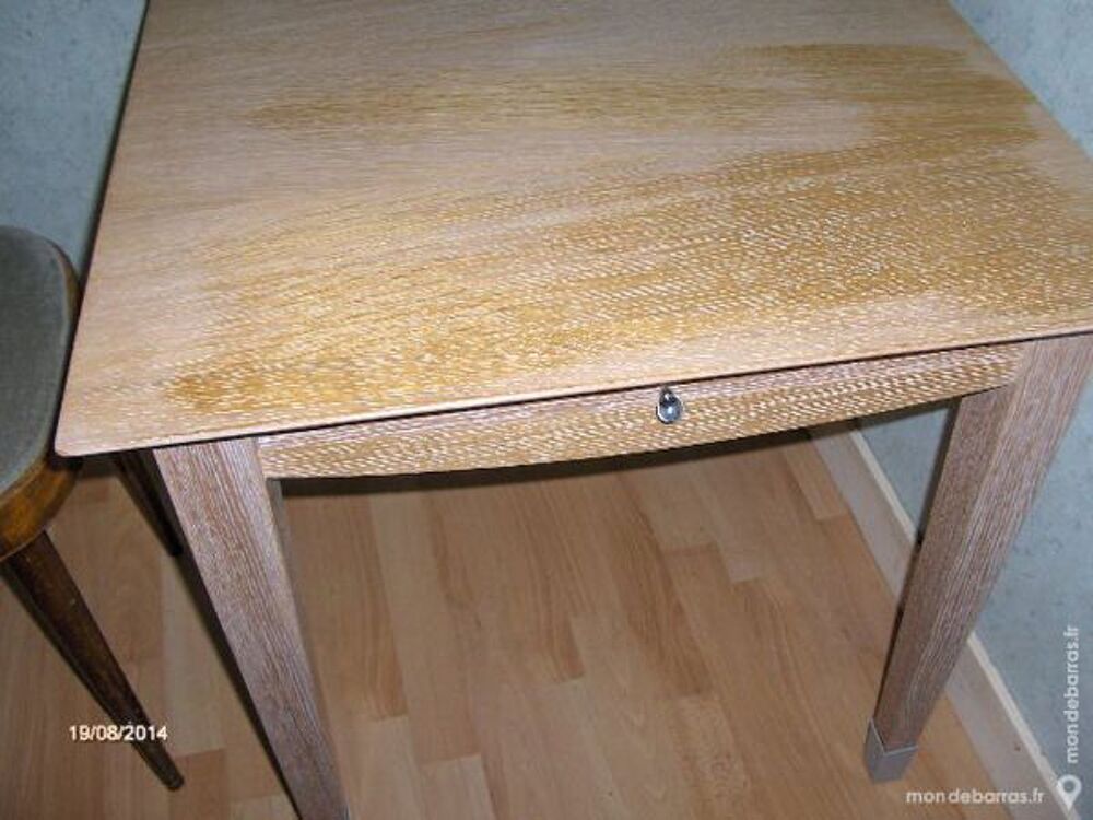 TABLE EN BOIS Meubles