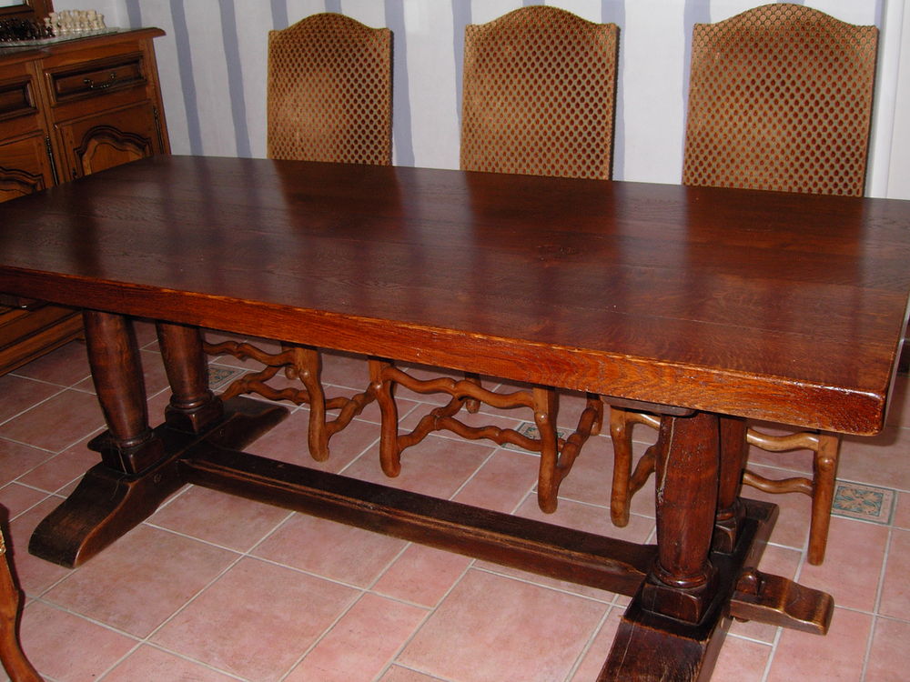 TABLE MONASTERE Meubles