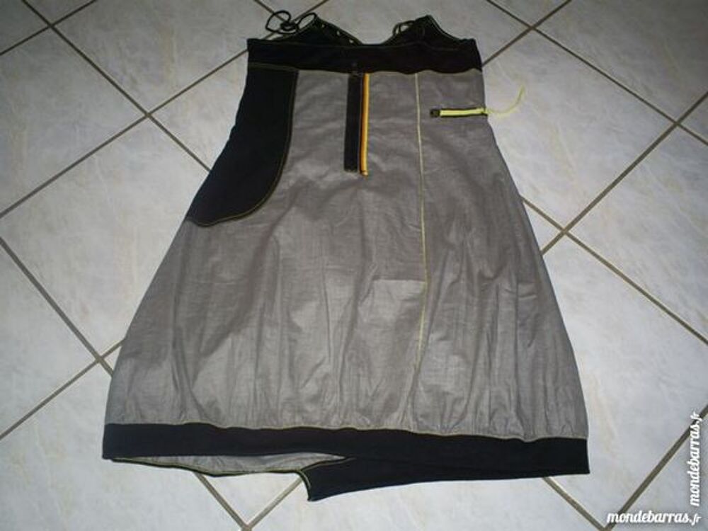 Robe FUNKY FRESH style LMV Taille 5 Vêtements