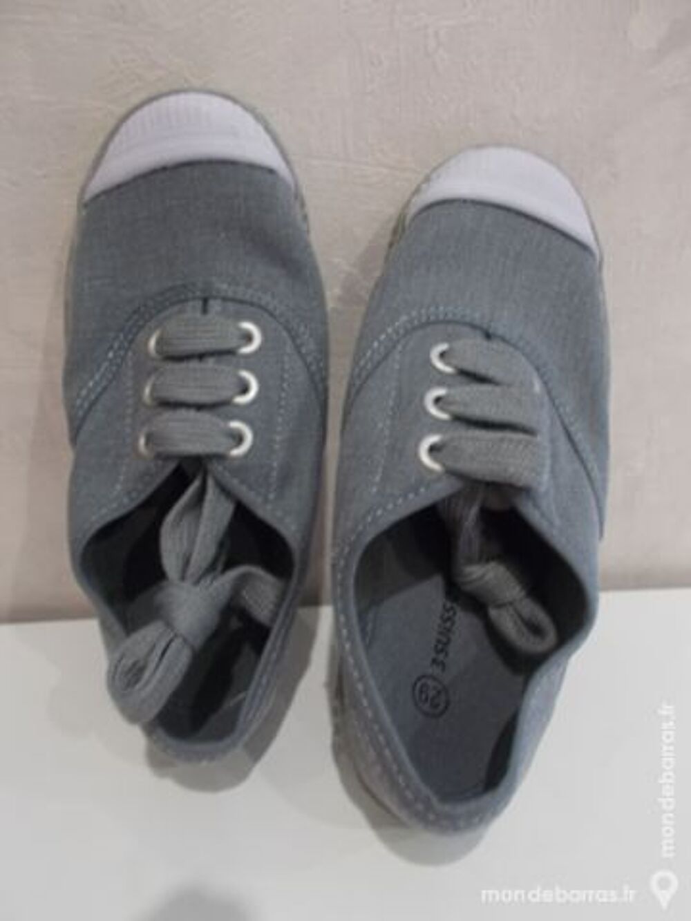 BASKET NEUVE EN TOILE MIXTE POINTURE 29 Chaussures