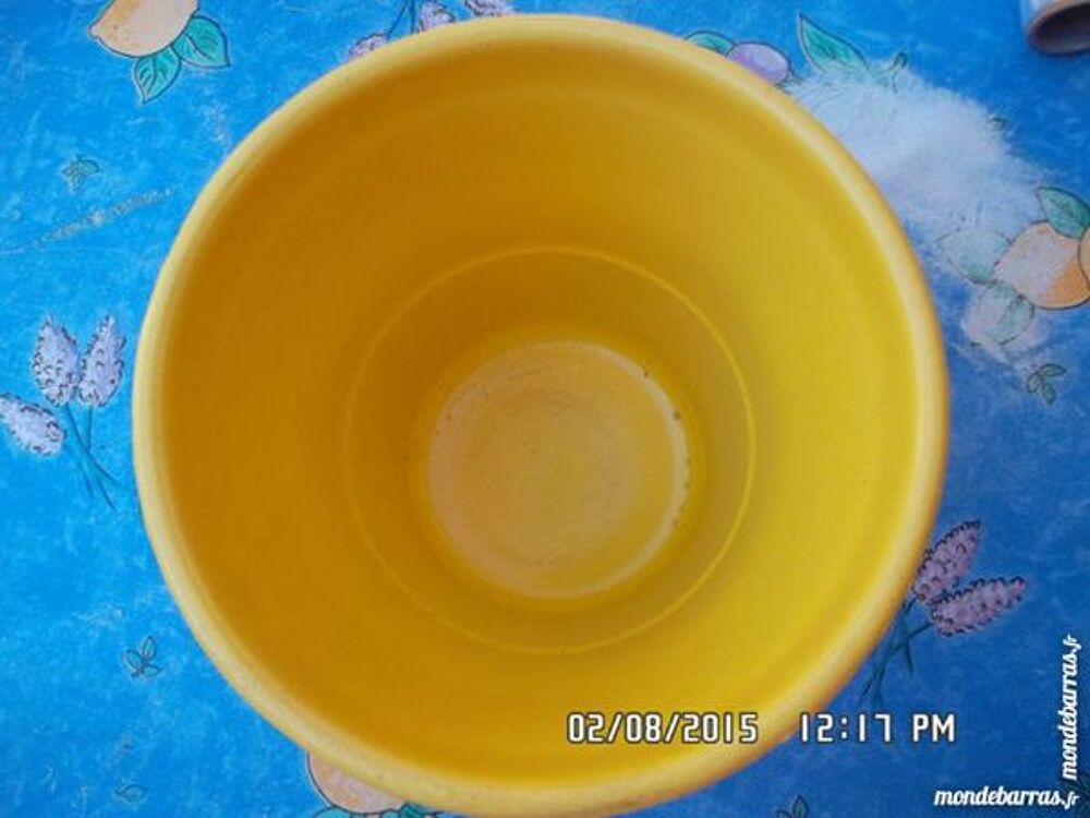 pot jaune verni Cuisine