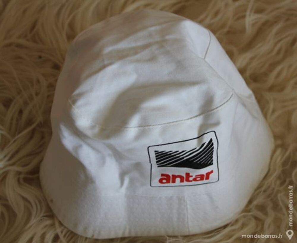 Bob blanc ANTAR 1970 jamais utilis&eacute; 