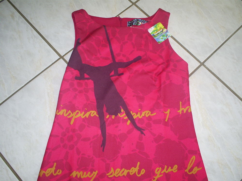 robe desigual th&egrave;me cirque du soleil taille XL Vêtements
