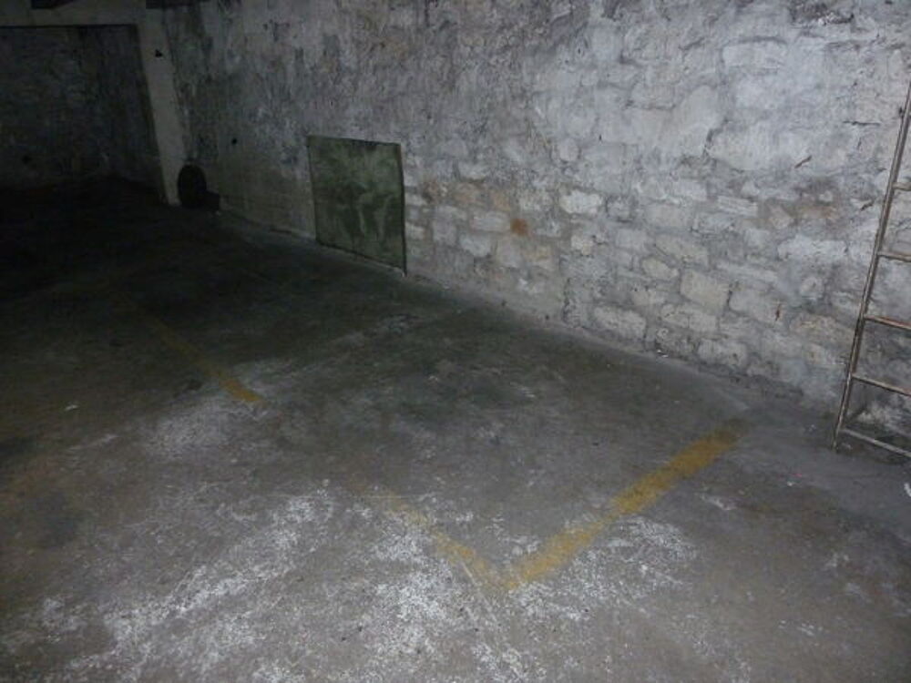 Location Parking/Garage Parking moto(s) Paris Montmartre rue feutrier Paris 18