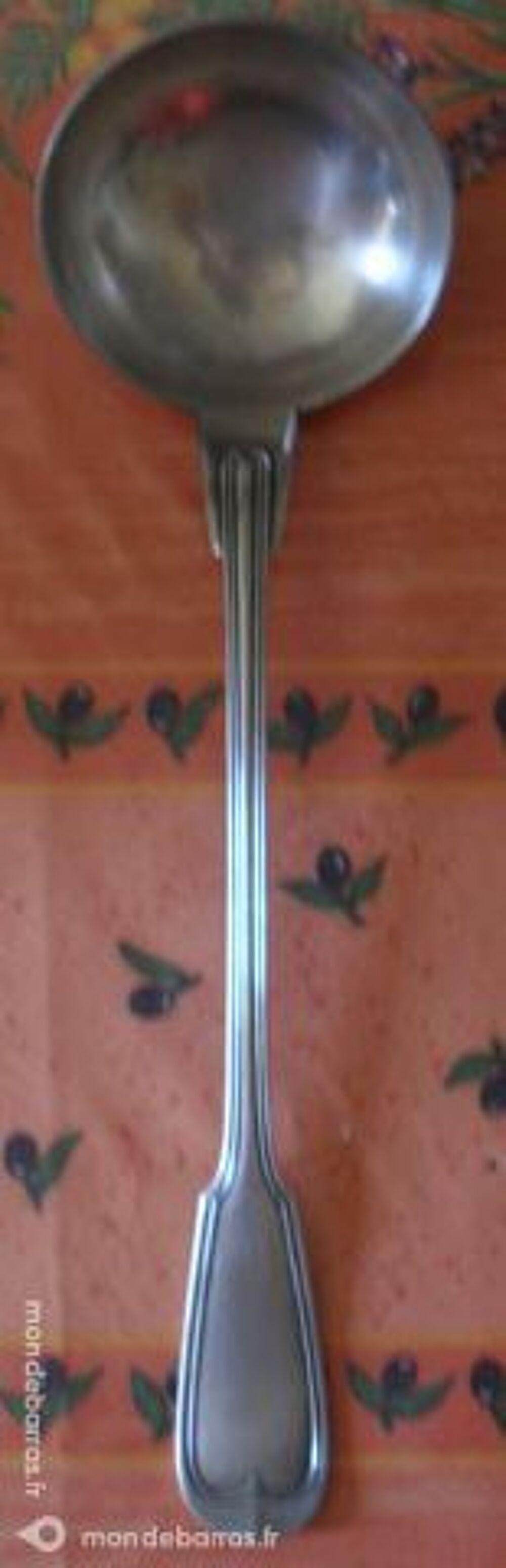 LOUCHE en m&eacute;tal ARGENT avec poin&ccedil;ons Cuisine
