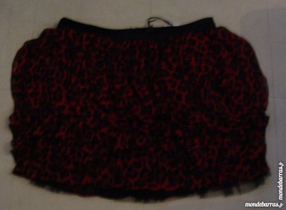 mini-jupe morgan rouge et noire neuve taille 42 Vtements