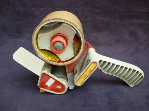 Dvidoir pour rouleaux
d'adhsifs 10 Cagnes-sur-Mer (06)