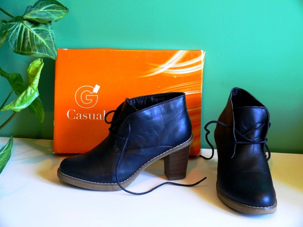 BELLES PAIRES DE BOTTINES - TAILLE 39 - CUIR NOIR Chaussures