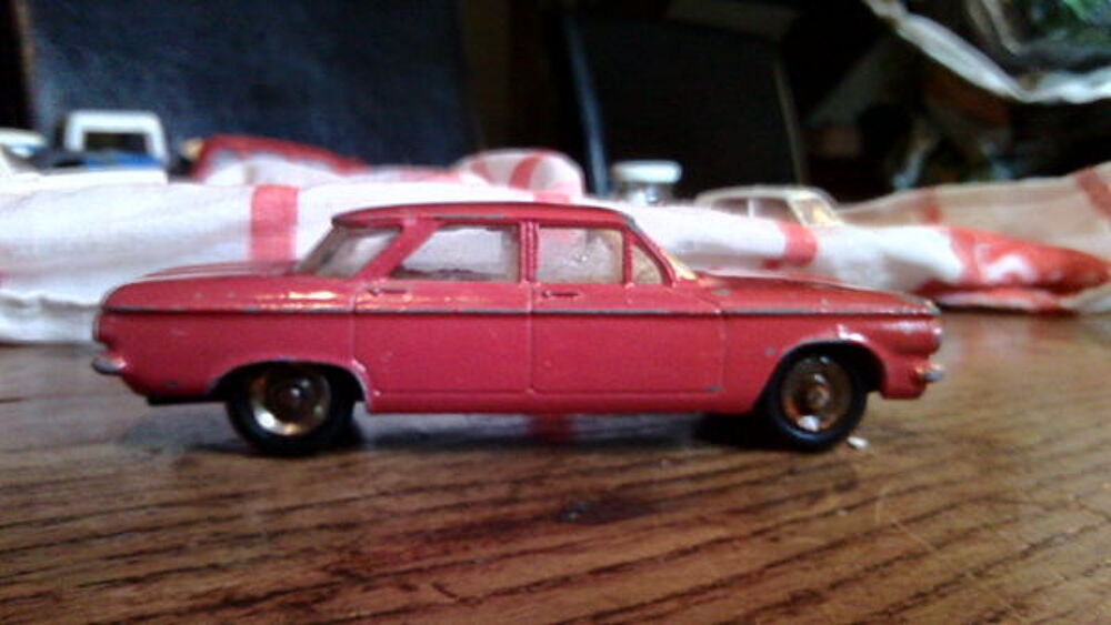 Chevrolet Corvair Dinky toys Made in France Mecano 