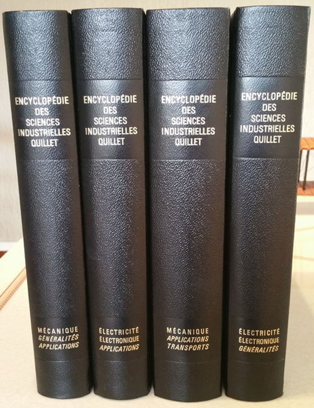 Encyclop&eacute;die des Sciences industrielles Quillet 4 volumes Livres et BD
