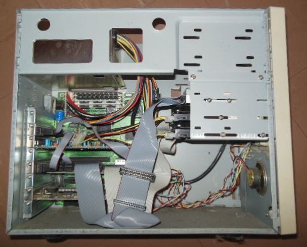 Unit&eacute;s centrales compl&egrave;tes Matriel informatique
