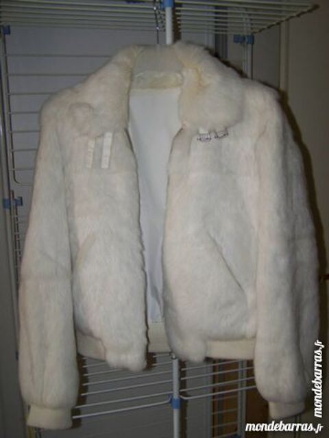 Veste en lapin blanc 30 Pantin (93)