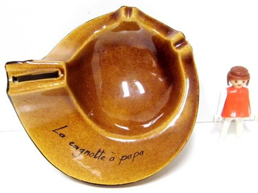 Ancienne faience tirelire cendrier ancien pipe Décoration