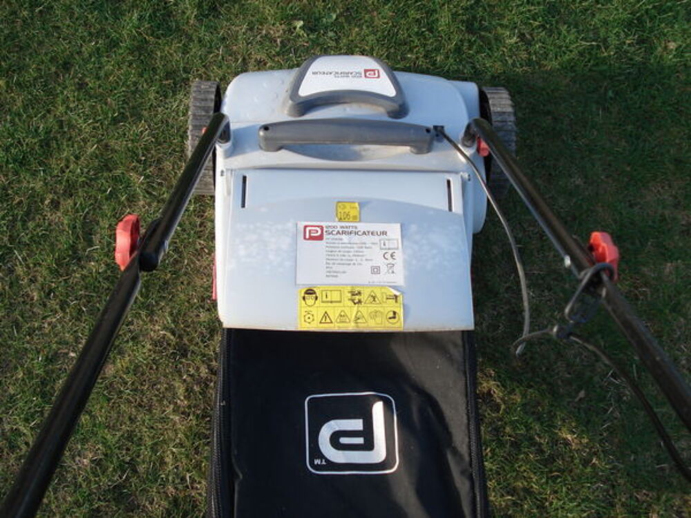 Location scarificateur &eacute;lectrique Jardin