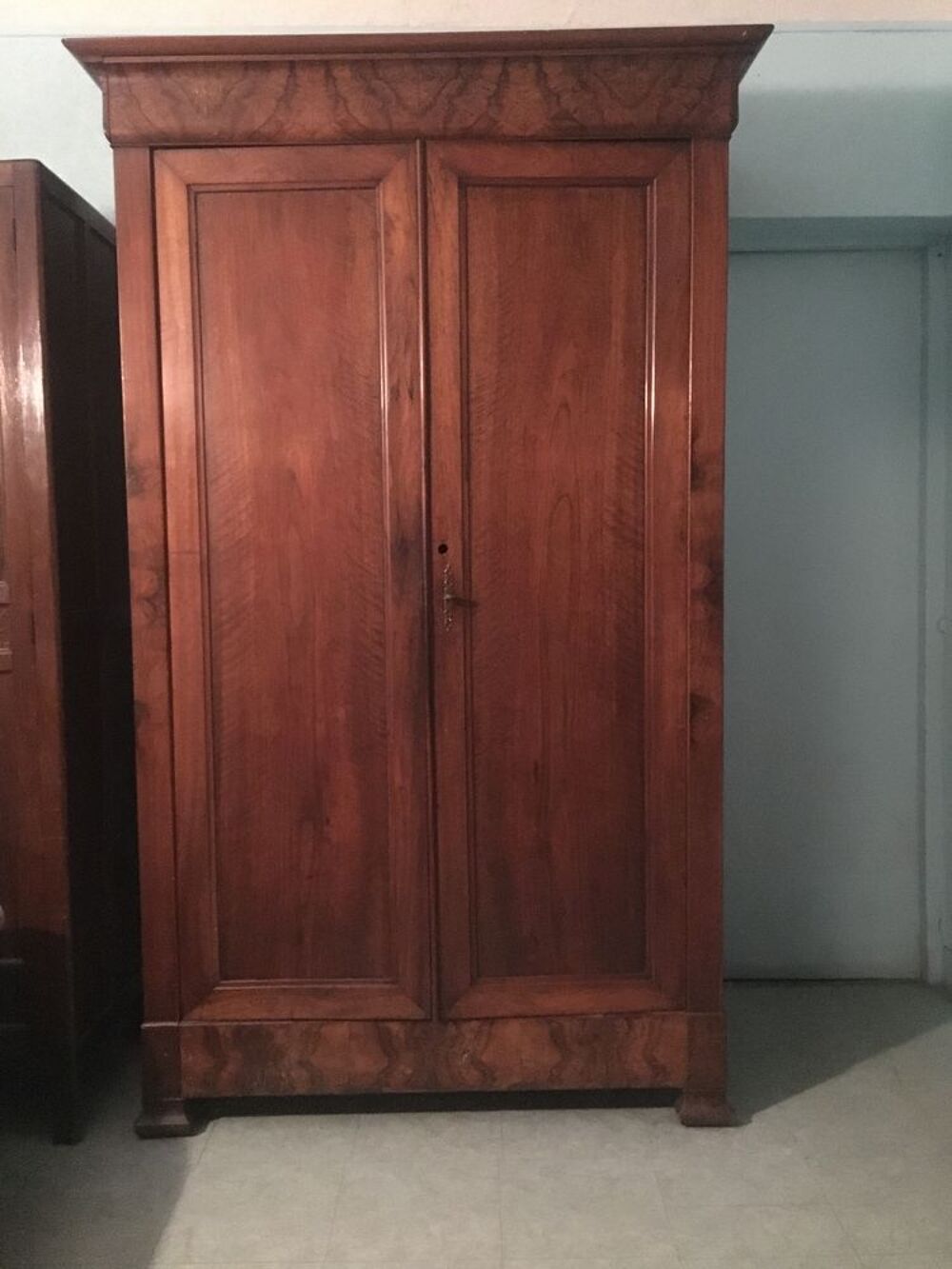 Armoire en Merisier - Teinte fonc&eacute;e Meubles