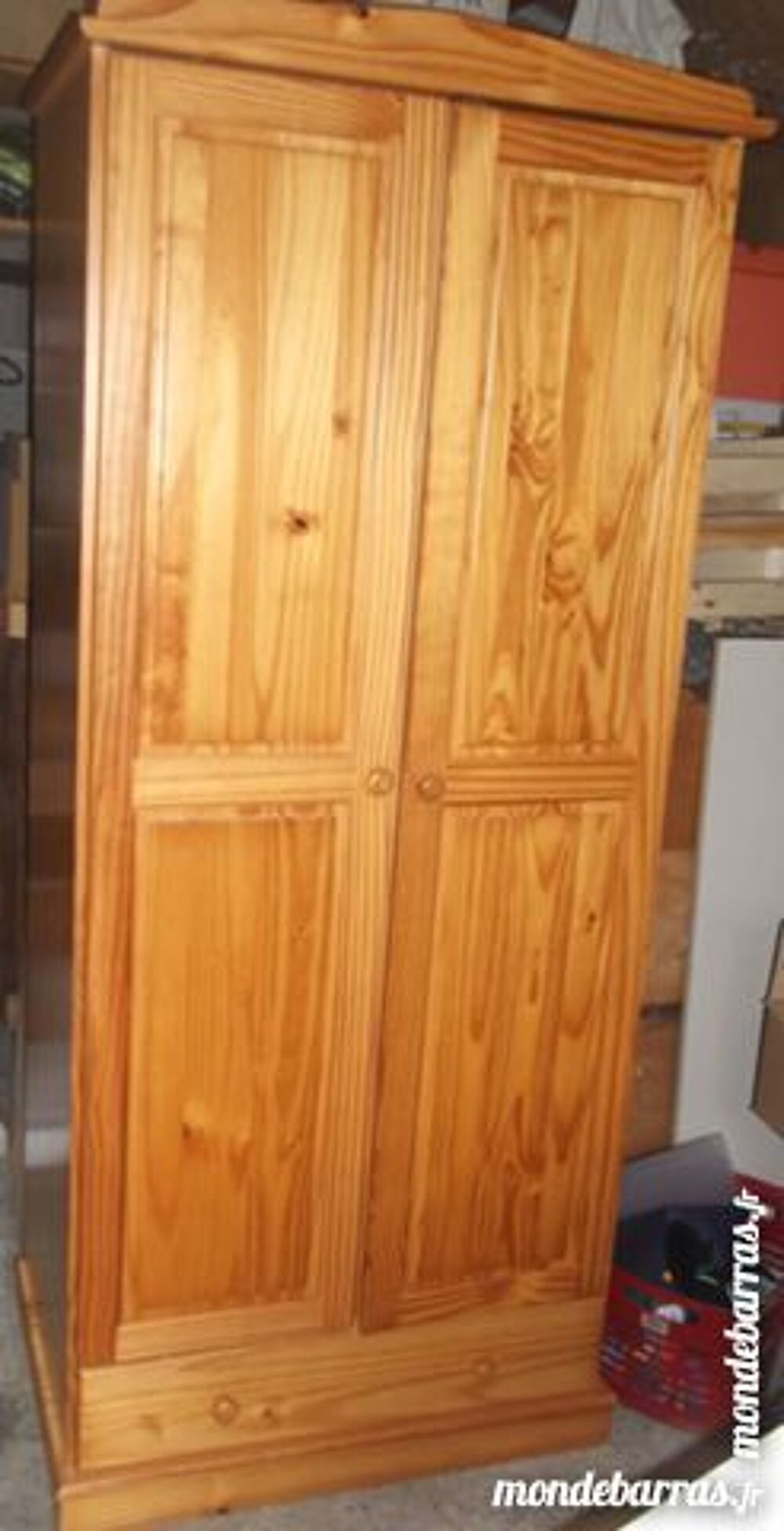 Penderie en pin
Meubles