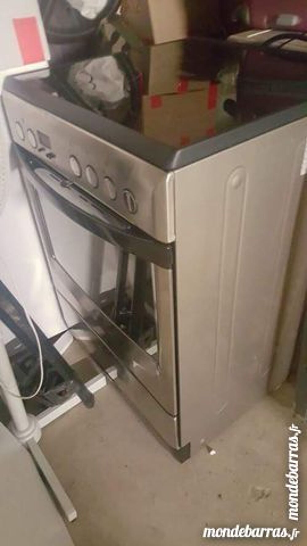Cuisini&egrave;re four + plaques vitroceramique Electroménager
