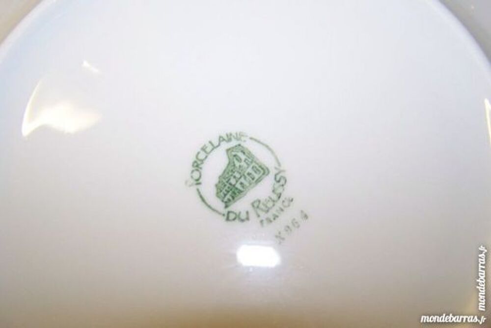 assiettes de service de table ETAT NEUF Cuisine