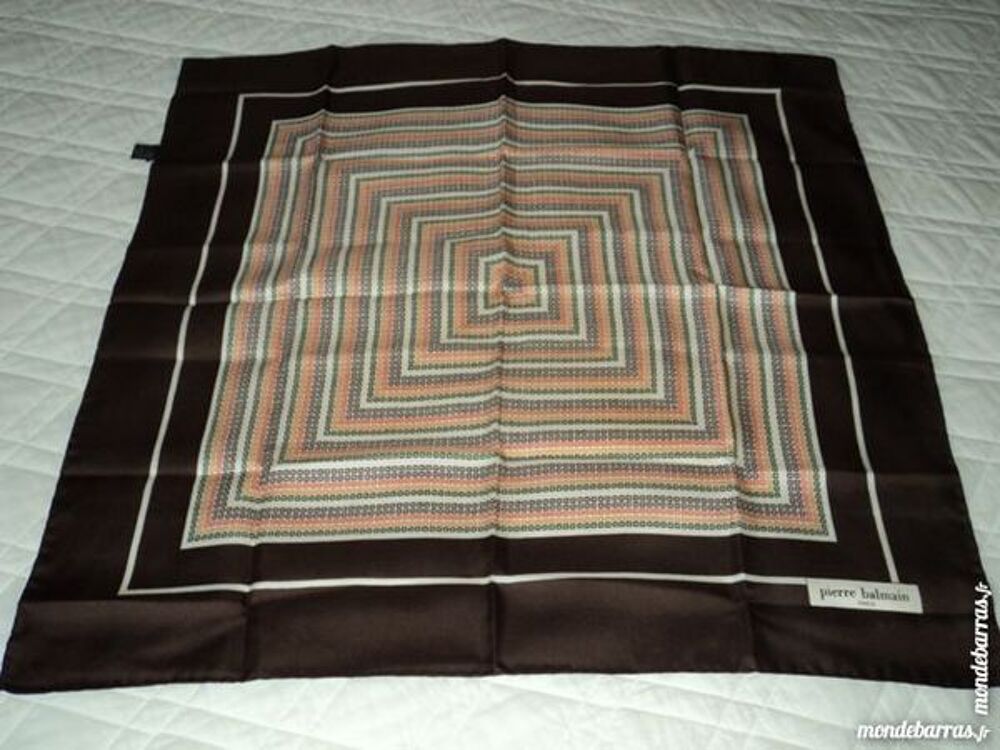 FOULARD en SOIE BALMAIN Bijoux et montres