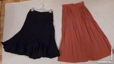 2 Jupes t 38/40 femme 3 cuisses (71)