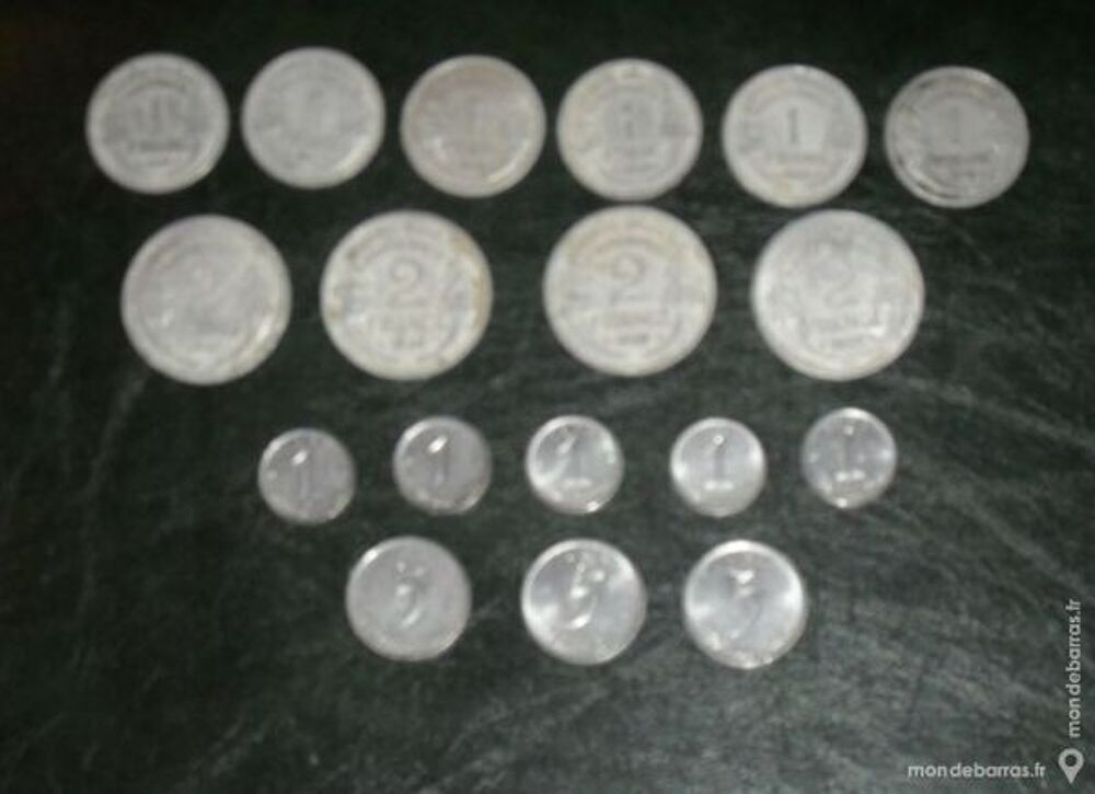 Lot de 18 pi&egrave;ces de type Morlon et Epi 