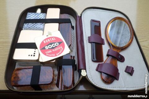 Trousse de toilette avec accessoires �neuve� 14 Vend�me (41)