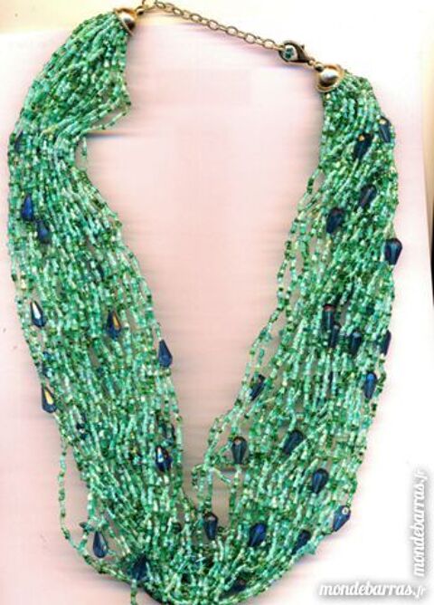Superbe COLLIER FANTAISIE 40 Antibes (06)