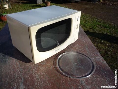 Micro-ondes Brandt/plateau tournant/verre/pice 10 Castres (81)