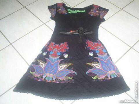 Robe DESIGUAL Taille M 30 Geneuille (25)