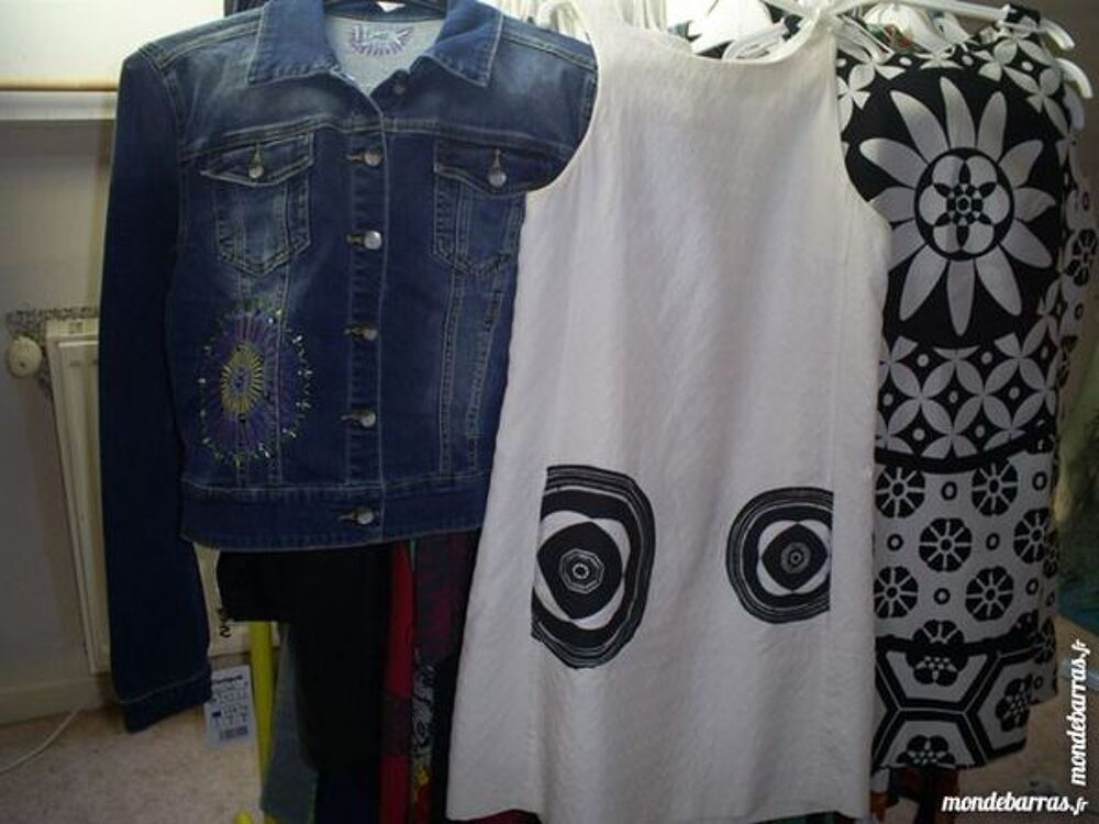 VIDE DRESSING DESIGUAL Vêtements